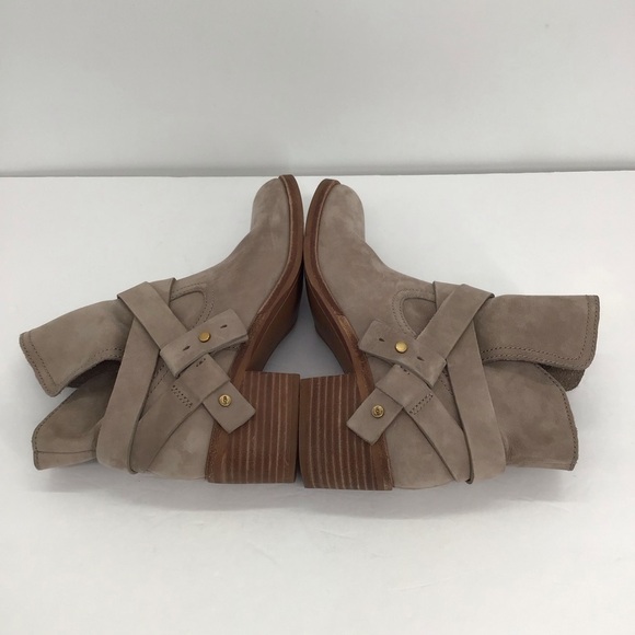 UGG Women’s Elora Suede Leather Ankle Block Heel Bootie Taupe Size 7 - Picture 7 of 10